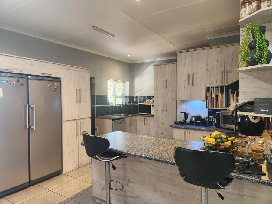 4 Bedroom Property for Sale in Rooi Rivier Rif Western Cape